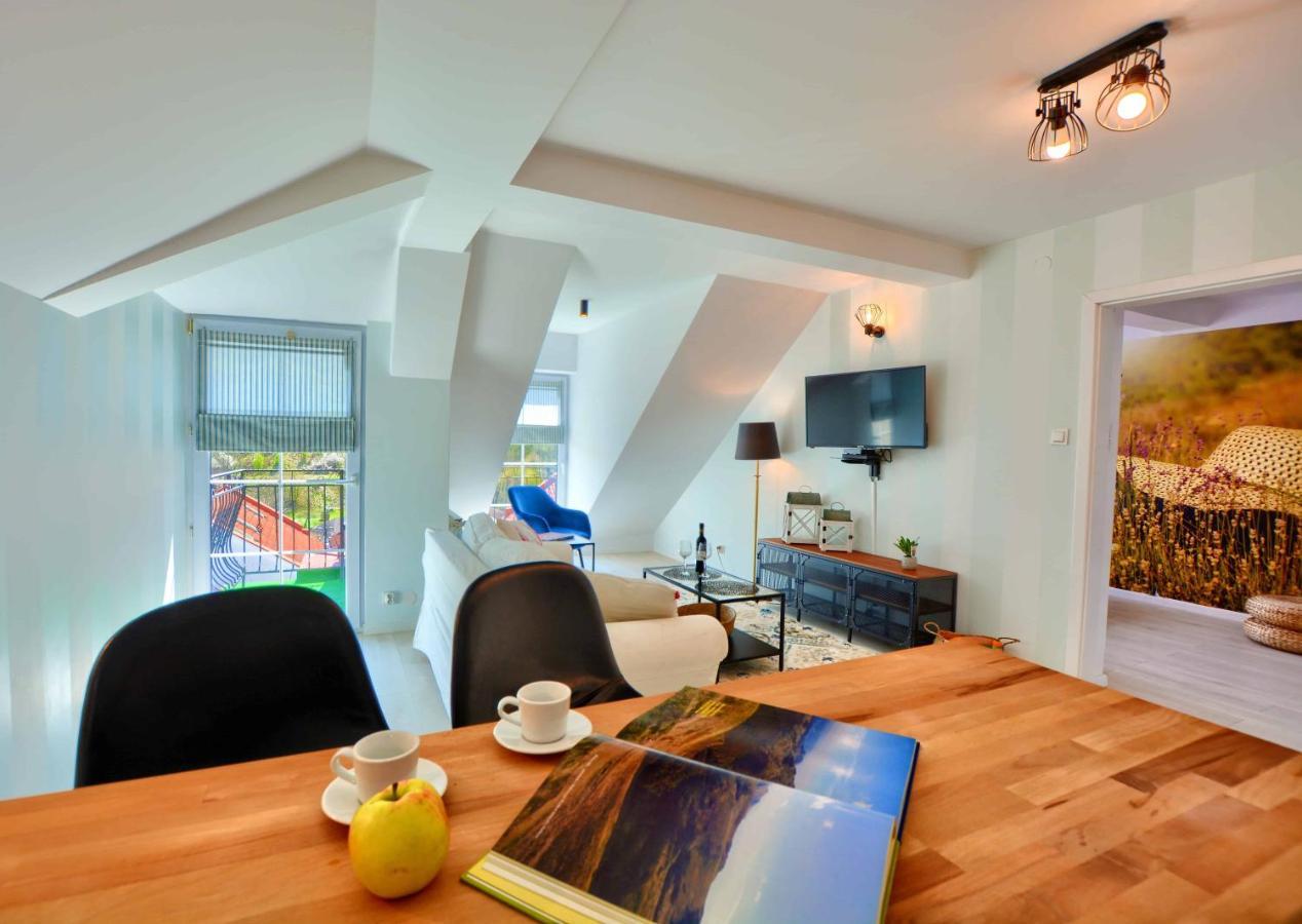 Apartament Beztroski Ustrzyki Dolne Esterno foto